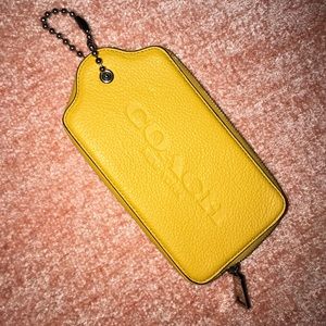 Coach Hangtag Small Pouch